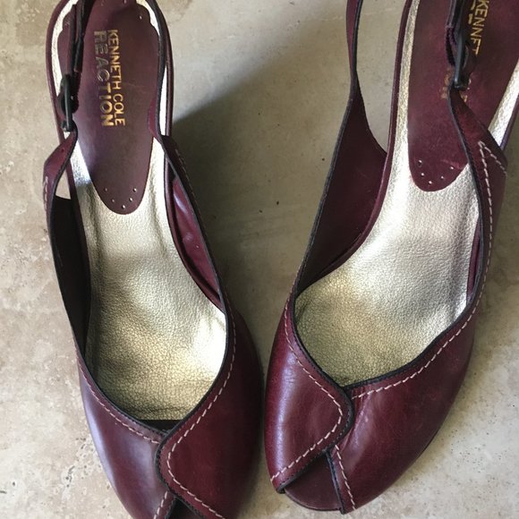 Kenneth Cole Reaction burgundy peep toe wedges - Picture 1 of 13